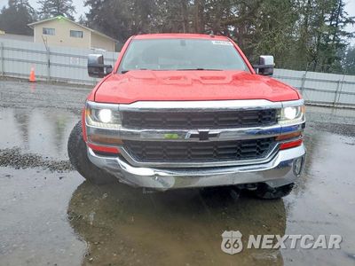 Piąte zdjęcie samochodu w środku: 2017 CHEVROLET SILVERADO K1500 LT VIN:1GCUKREC4HF168686 - miniatura
