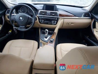 Zdjęcie 8 z 12 samochodu: 2018 BMW 320 XI VIN:WBA8E5G50JNU47481 - miniatura