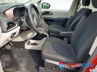 Zdjęcie 7 z 13 samochodu: 2024 CHRYSLER GRAND CARAVAN SXT VIN:2C4RC1ZG8RR200938 - miniatura