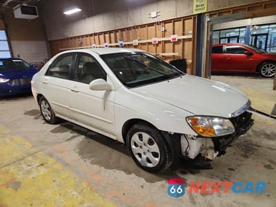 Czwarte zdjęcie samochodu z boku: 2007 KIA SPECTRA LX VIN:KNAFE121X75446786 - miniatura