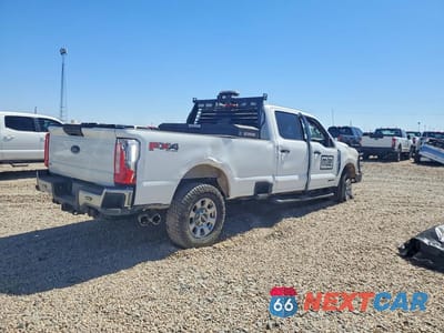Trzecie zdjęcie samochodu z tyłu: 2023 FORD F250 SUPER DUTY VIN:1FT8W2BT9PEC17158 - miniatura