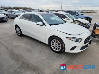 Czwarte zdjęcie samochodu z boku: 2019 MERCEDES-BENZ A 220 VIN:WDD3G4EB2KW016961 - miniatura