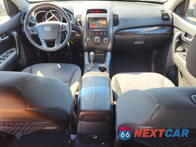 Zdjęcie 8 z 12 samochodu: 2011 KIA SORENTO LX VIN:5XYKTCA19BG020656 - miniatura