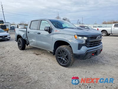 Czwarte zdjęcie samochodu z boku: 2024 CHEVROLET SILVERADO K1500 LT TRAIL BOSS VIN:3GCUDFE86RG423049 - miniatura