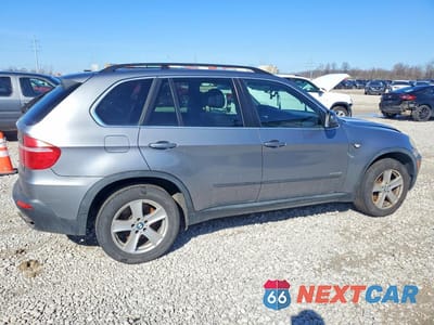 Trzecie zdjęcie samochodu z tyłu: 2010 BMW X5 XDRIVE48I VIN:5UXFE8C56AL312209 - miniatura