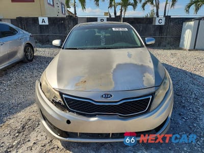 Piąte zdjęcie samochodu w środku: 2012 KIA OPTIMA SX TURBO VIN:5XXGR4A6XCG025635 - miniatura