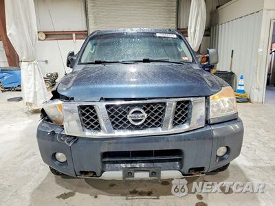 Piąte zdjęcie samochodu w środku: 2014 NISSAN TITAN SV VIN:1N6AA0EC9EN512626 - miniatura