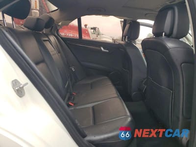 Zdjęcie 10 z 12 samochodu: 2012 MERCEDES-BENZ C 300 4MATIC VIN:WDDGF8BBXCR226210 - miniatura