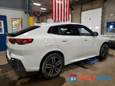 Trzecie zdjęcie samochodu z tyłu: 2025 BMW X2 XDRIVE28I VIN:WBX63GM06S5327483 - miniatura