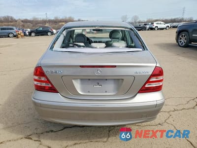 Zdjęcie 6 z 11 samochodu: 2005 MERCEDES-BENZ C 240 4MATIC VIN:WDBRF81J85F638088 - miniatura
