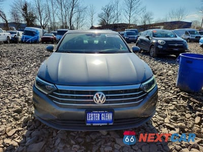 Piąte zdjęcie samochodu w środku: 2019 VOLKSWAGEN JETTA SEL VIN:3VWE57BU5KM065410 - miniatura