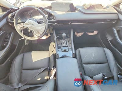 Zdjęcie 8 z 12 samochodu: 2025 MAZDA 3 PREFERRED VIN:JM1BPACM2S1784204 - miniatura