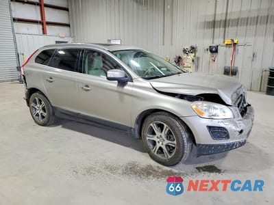 Czwarte zdjęcie samochodu z boku: 2011 VOLVO XC60 T6 VIN:YV4902DZ4B2144683 - miniatura
