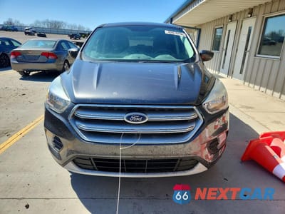 Piąte zdjęcie samochodu w środku: 2017 FORD ESCAPE SE VIN:1FMCU0GD3HUC08917 - miniatura