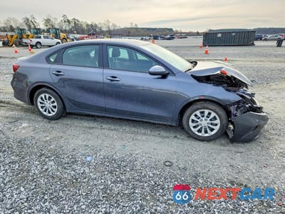 Czwarte zdjęcie samochodu z boku: 2024 KIA FORTE LX VIN:3KPF24AD7RE753252 - miniatura
