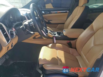 Zdjęcie 7 z 12 samochodu: 2016 PORSCHE CAYENNE VIN:WP1AA2A28GKA37646 - miniatura
