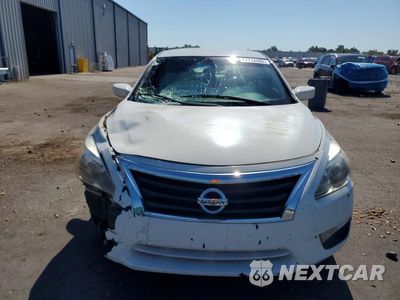 Piąte zdjęcie samochodu w środku: 2015 NISSAN ALTIMA 2.5 S VIN:1N4AL3AP1FC292411 - miniatura