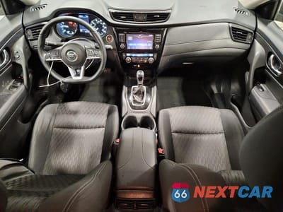 Zdjęcie 8 z 13 samochodu: 2018 NISSAN ROGUE SV VIN:KNMAT2MV4JP567902 - miniatura