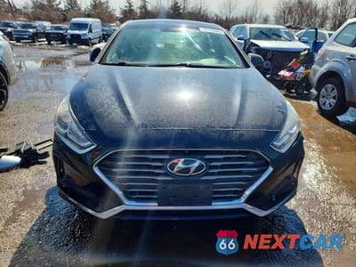 Piąte zdjęcie samochodu w środku: 2018 HYUNDAI SONATA SE VIN:5NPE24AF8JH711976 - miniatura