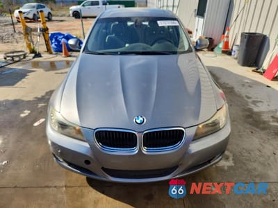 Piąte zdjęcie samochodu w środku: 2010 BMW 328 I VIN:WBAPH7G57ANM48545 - miniatura