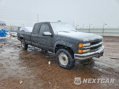 Czwarte zdjęcie samochodu z boku: 1998 CHEVROLET GMT-400 K2500 VIN:1GCGK29J9WE196161 - miniatura