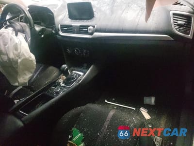 Zdjęcie 8 z 12 samochodu: 2018 MAZDA 3 GS VIN:3MZBN1V75JM218601 - miniatura