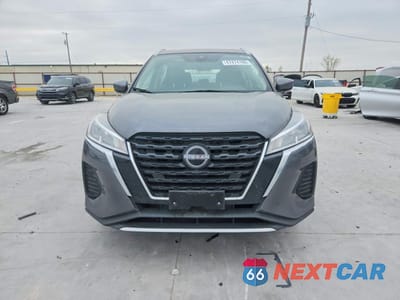 Piąte zdjęcie samochodu w środku: 2023 NISSAN KICKS SV VIN:3N1CP5CV1PL497346 - miniatura