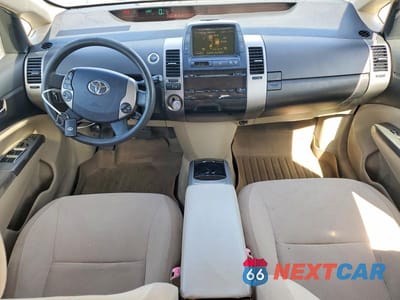 Zdjęcie 8 z 12 samochodu: 2005 TOYOTA PRIUS BASE VIN:JTDKB20U657032807 - miniatura