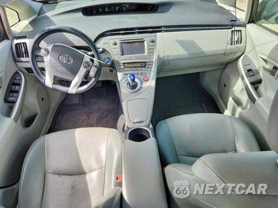 Zdjęcie 8 z 12 samochodu: 2015 TOYOTA PRIUS FOUR VIN:JTDKN3DU2F0438343 - miniatura