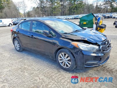 Czwarte zdjęcie samochodu z boku: 2015 KIA FORTE LX VIN:KNAFX4A69F5399998 - miniatura
