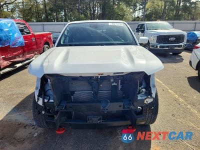 Piąte zdjęcie samochodu w środku: 2023 NISSAN FRONTIER PRO-4X VIN:1N6ED1EKXPN622366 - miniatura