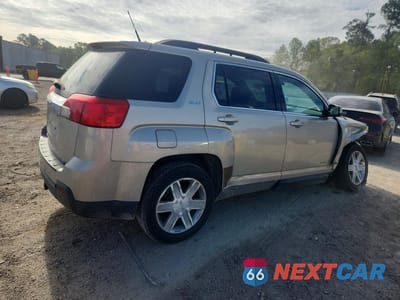 Trzecie zdjęcie samochodu z tyłu: 2011 GMC TERRAIN SLE VIN:2CTALSEC2B6451004 - miniatura