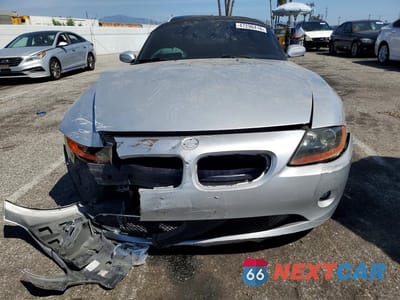 Piąte zdjęcie samochodu w środku: 2003 BMW Z4 2.5 VIN:4USBT33423LR66699 - miniatura