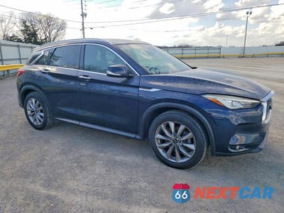 Czwarte zdjęcie samochodu z boku: 2020 INFINITI QX50 LUXE VIN:3PCAJ5M12LF100897 - miniatura