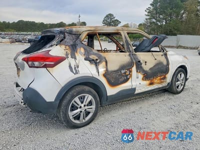 Trzecie zdjęcie samochodu z tyłu: 2020 NISSAN KICKS S VIN:3N1CP5BV6LL517912 - miniatura