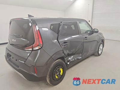 Trzecie zdjęcie samochodu z tyłu: 2025 KIA SOUL LX VIN:KNDJ23AU8S7961540 - miniatura