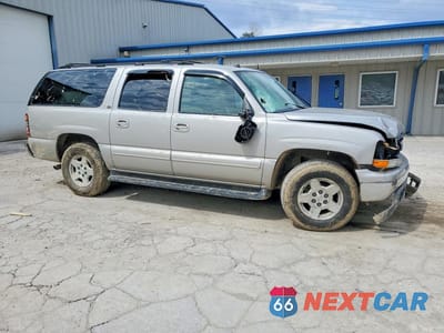 Czwarte zdjęcie samochodu z boku: 2004 CHEVROLET SUBURBAN K1500 VIN:1GNFK16Z84J159114 - miniatura