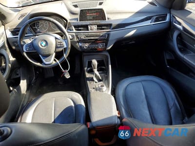 Zdjęcie 8 z 12 samochodu: 2018 BMW X1 XDRIVE28I VIN:WBXHT3C37J5K30028 - miniatura