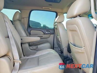Zdjęcie 11 z 13 samochodu: 2012 CHEVROLET SUBURBAN C1500 LT VIN:1GNSCJE09CR291250 - miniatura