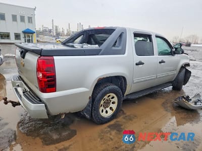 Trzecie zdjęcie samochodu z tyłu: 2011 CHEVROLET AVALANCHE LS VIN:3GNTKEE37BG178341 - miniatura