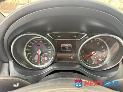 Zdjęcie 8 z 10 samochodu: 2018 MERCEDES-BENZ CLA 250 4MATIC VIN:WDDSJ4GBXJN631756 - miniatura