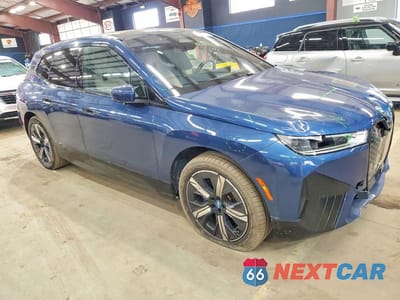 Czwarte zdjęcie samochodu z boku: 2025 BMW IX XDRIVE50 VIN:WB523CF08SCU04038 - miniatura