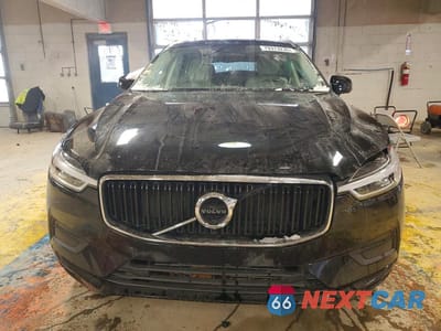 Piąte zdjęcie samochodu w środku: 2019 VOLVO XC60 T6 MOMENTUM VIN:LYVA22RK2KB238338 - miniatura