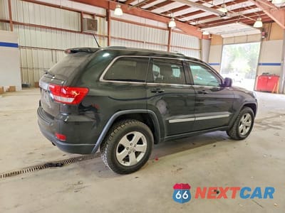 Trzecie zdjęcie samochodu z tyłu: 2013 JEEP GRAND CHEROKEE LAREDO VIN:1C4RJFAGXDC569056 - miniatura