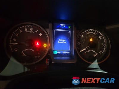 Zdjęcie 9 z 12 samochodu: 2018 TOYOTA TACOMA TRD SPORT VIN:3TMCZ5AN3JM138544 - miniatura
