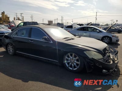 Czwarte zdjęcie samochodu z boku: 2008 MERCEDES-BENZ S 550 VIN:WDDNG71X88A166218 - miniatura