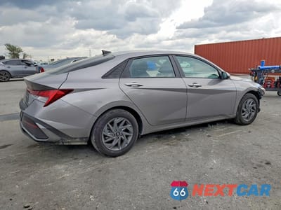 Trzecie zdjęcie samochodu z tyłu: 2024 HYUNDAI ELANTRA HYBRID BLUE VIN:KMHLM4DJXRU118182 - miniatura