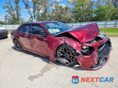 Czwarte zdjęcie samochodu z boku: 2018 CHRYSLER 300 TOURING VIN:2C3CCAAG3JH191601 - miniatura