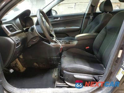 Zdjęcie 7 z 12 samochodu: 2019 KIA OPTIMA LX VIN:5XXGT4L36KG308035 - miniatura
