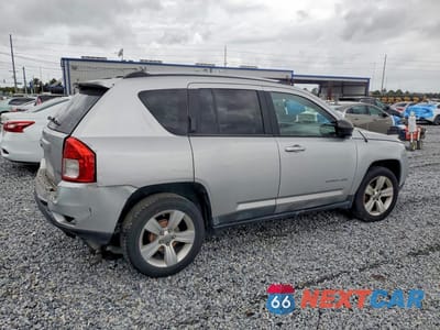 Trzecie zdjęcie samochodu z tyłu: 2011 JEEP COMPASS SPORT VIN:1J4NT1FAXBD138864 - miniatura